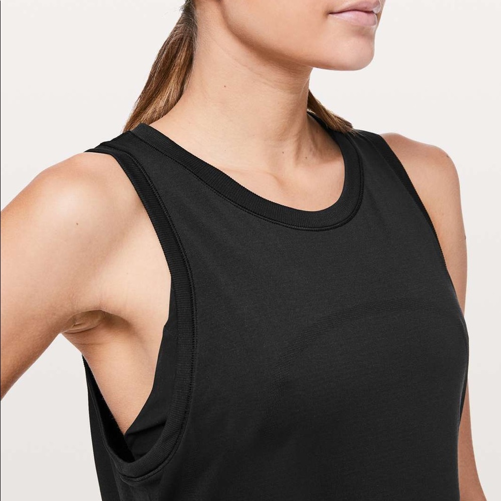 Lululemon Swiftly Breeze Tank in black size 10